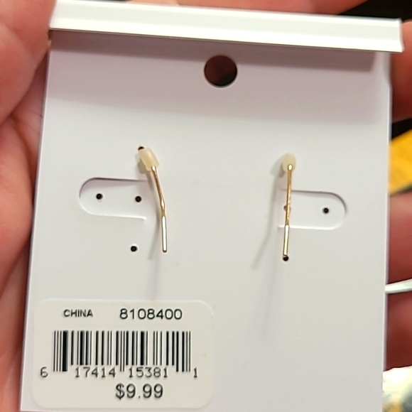 NWT Periwinkle by Barlow Earrings - Picture 3 of 3